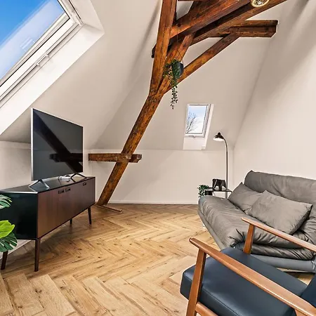Maisonette-Wohnung Mit Freigelegtem Fachwerk Meckenbeuren Exterior photo