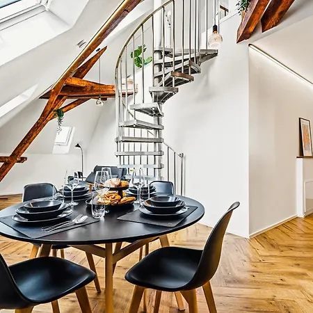 Maisonette-Wohnung Mit Freigelegtem Fachwerk Meckenbeuren Exterior photo
